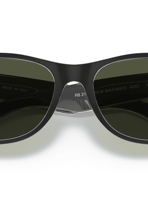 Ray-Ban Sunglasses Unisex New Wayfarer Color Mix - Black On Transparent Frame Green Lenses 52-18